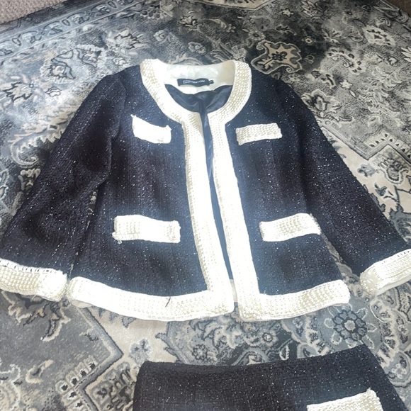 Women’s 2 peice suit - Picture 2 of 4